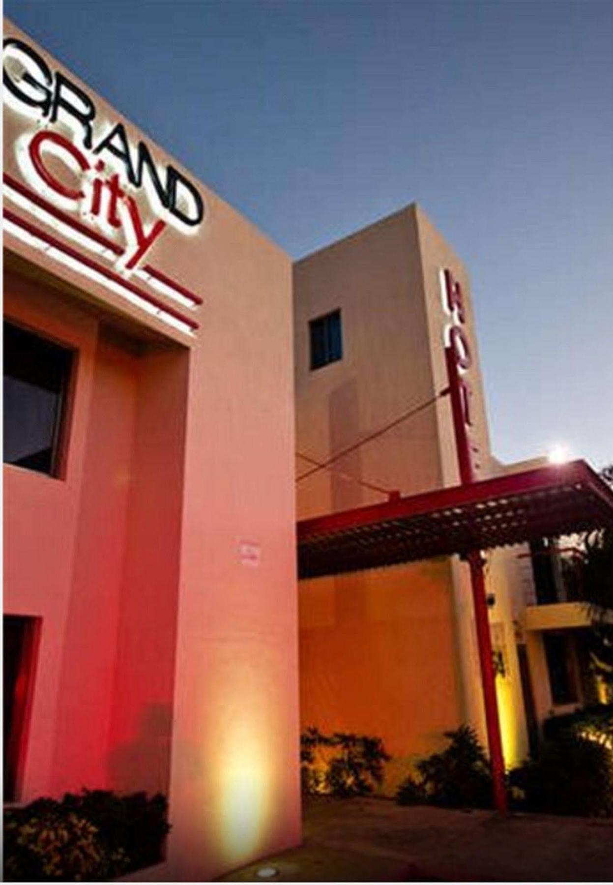 Grand City Hotel Cancún Extérieur photo